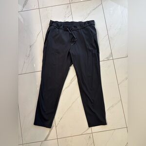 Lululemon on the fly pants in dark grey